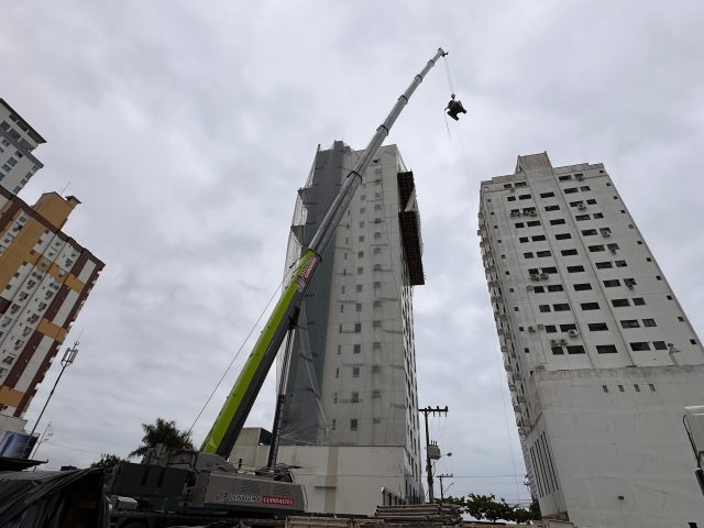 DEMOLICAO EDIFÍCIO EMBRAED