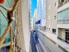 Apartamento diferenciado e reformado na quadra do mar!